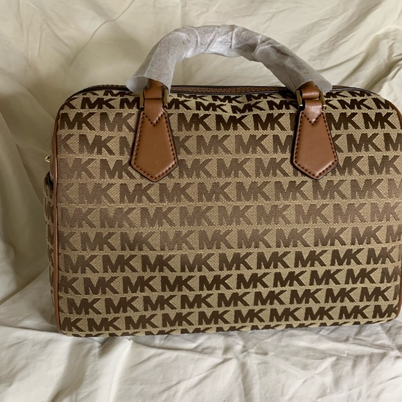 Michael Kors - Bedford Satchel - Picture 3 of 6